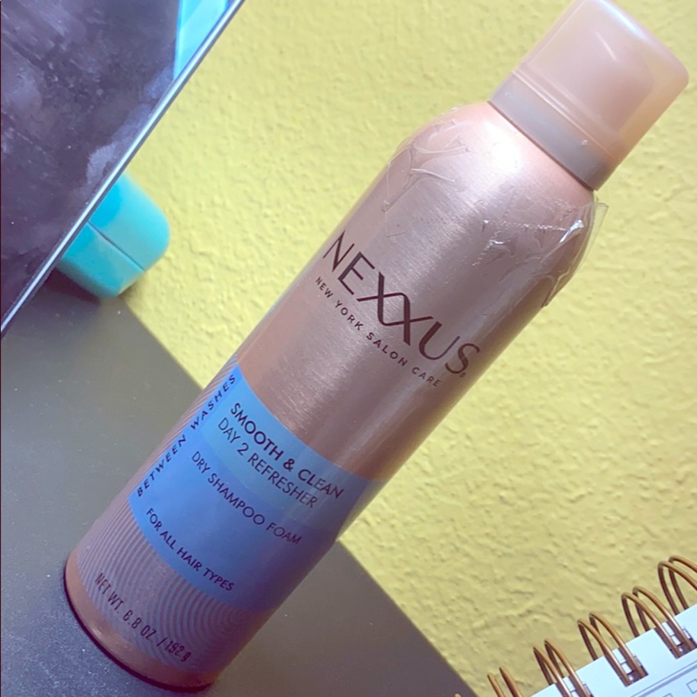 NEXXUS Dry Shampoo foam for all hair types